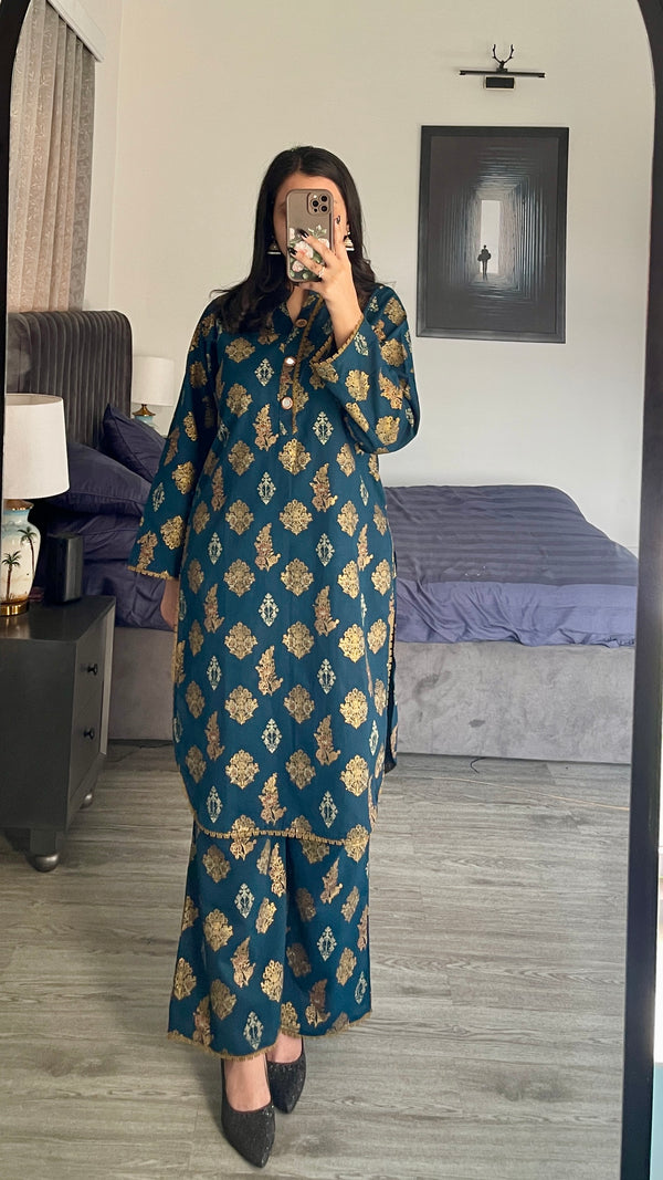 Royal Bloom- Slub Khaddr 2 Piece Suit
